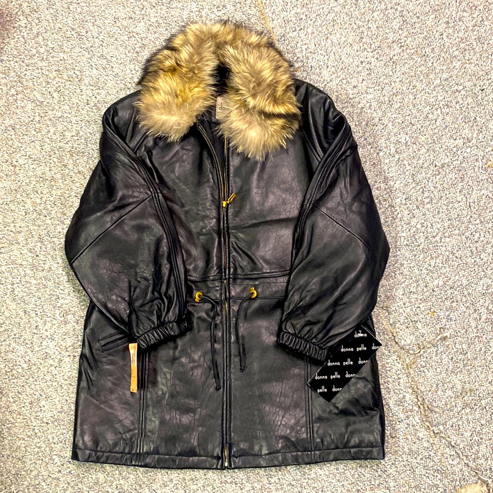 NWT Donna Pelle ladies leather jacket with detachable fur collar